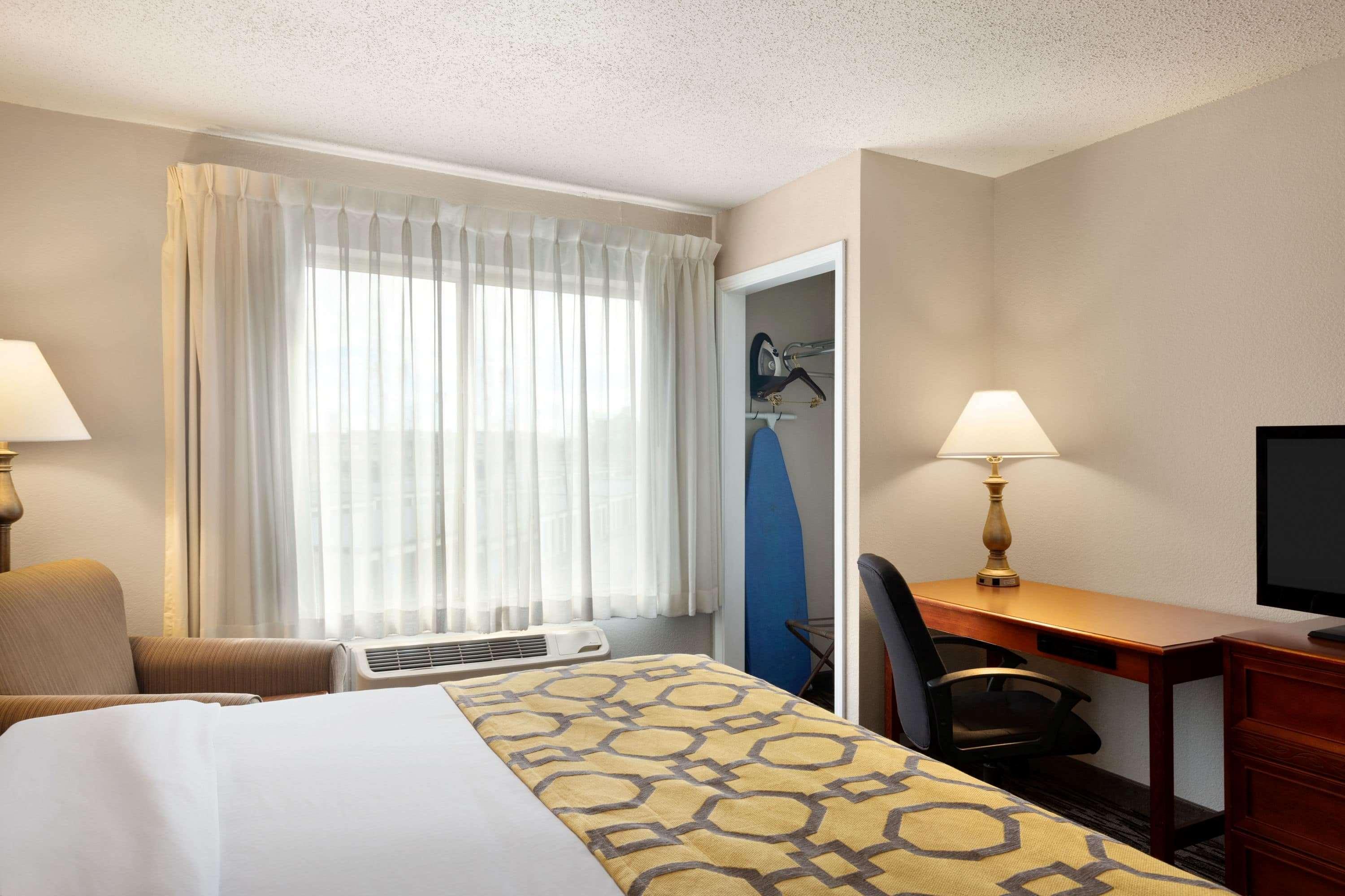Baymont By Wyndham Springfield I-44 Hotell Exteriör bild