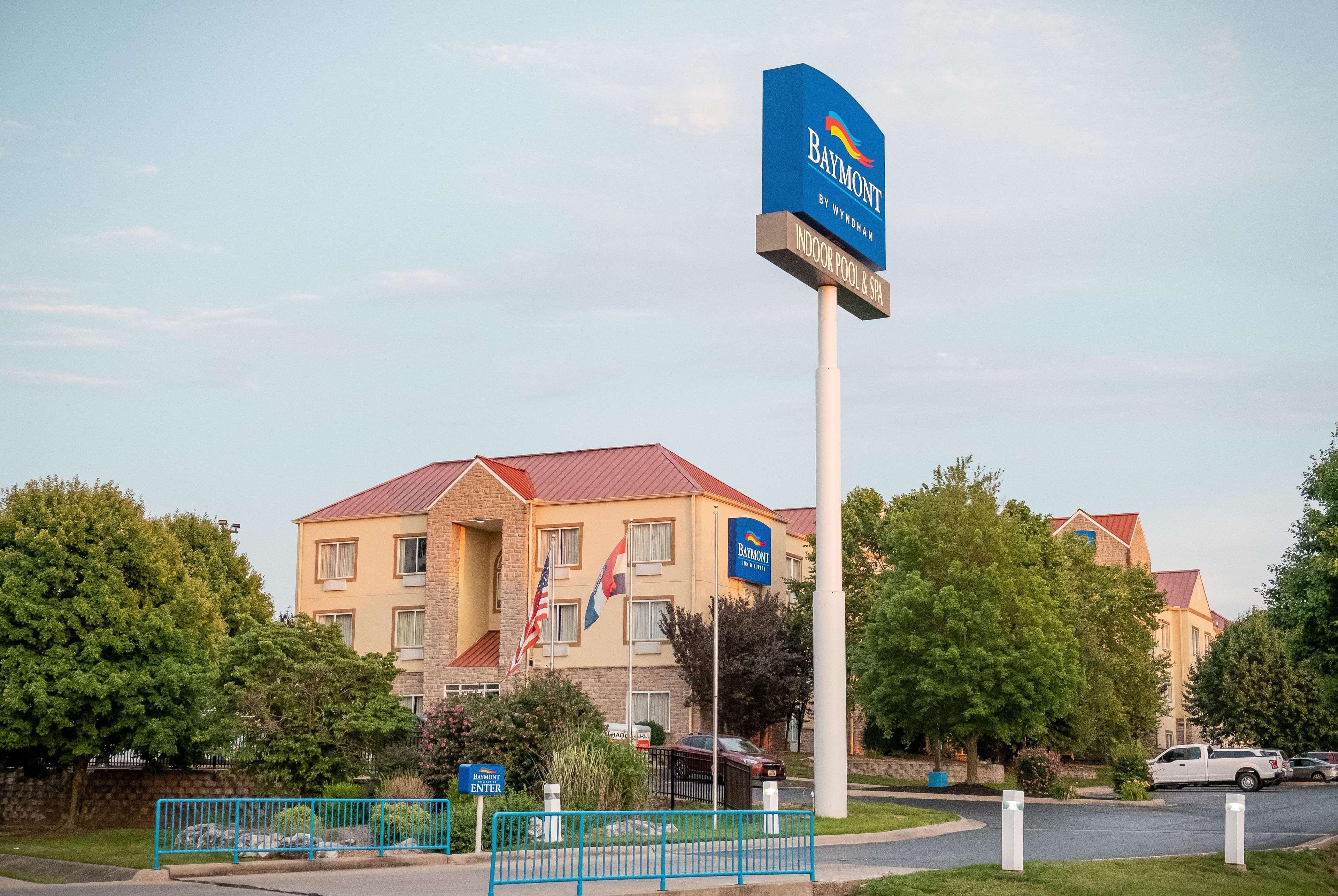 Baymont By Wyndham Springfield I-44 Hotell Exteriör bild